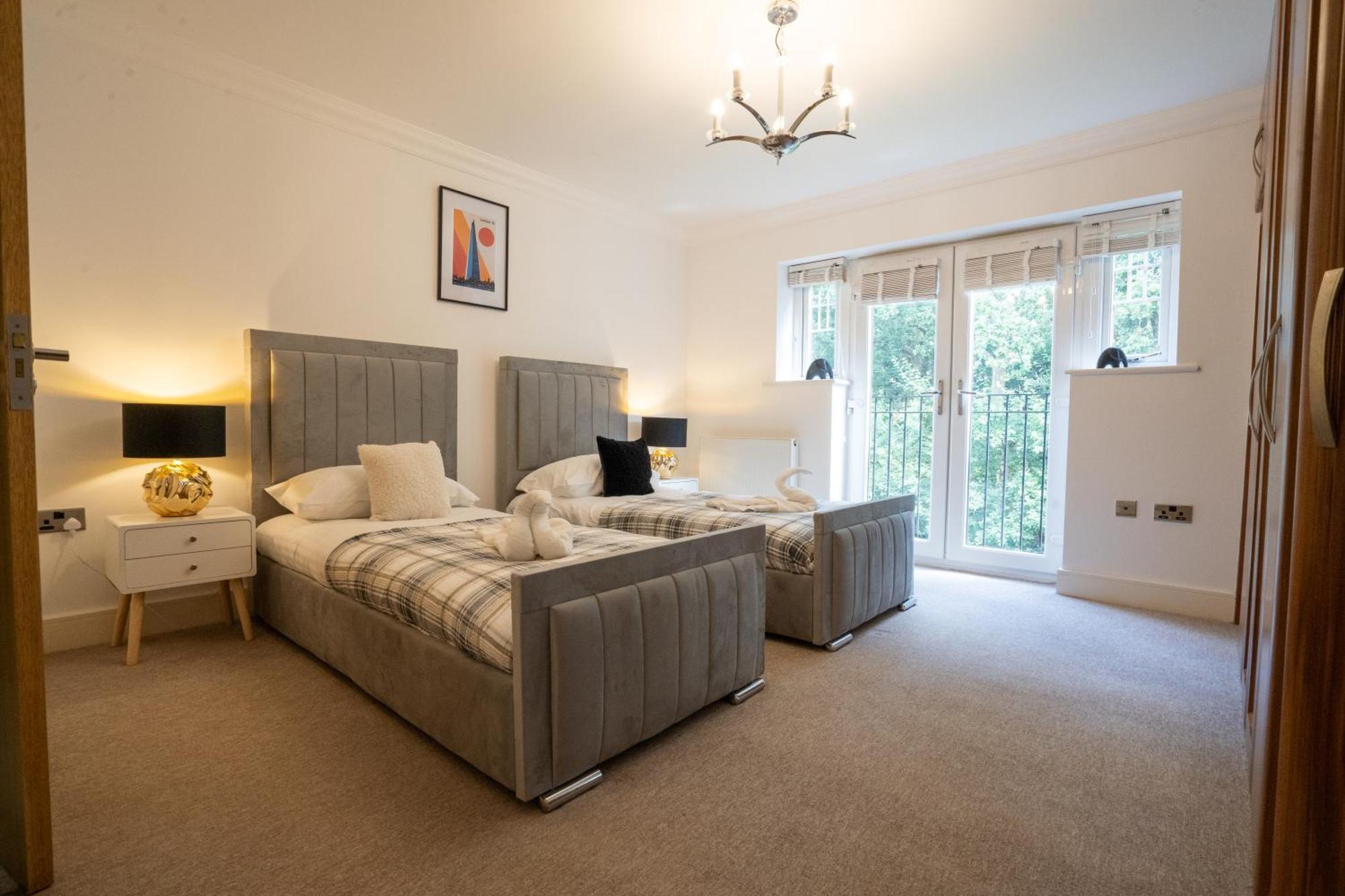 Villa Emirates House, Luxe 5 Bed, With King Sized Beds, Next To Aiport & Nec, Jlr 5 Mins à Marston Green Extérieur photo