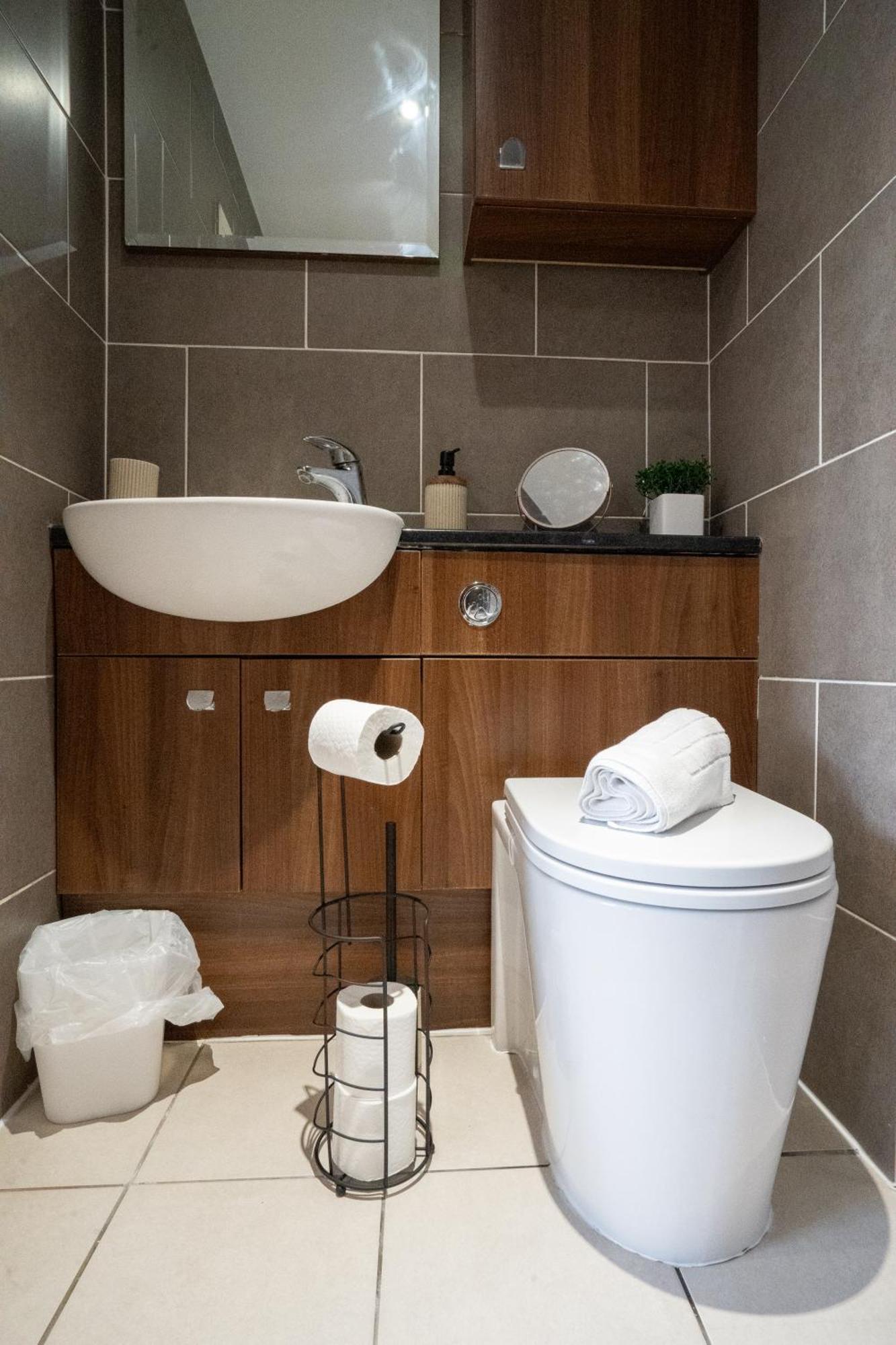 Villa Emirates House, Luxe 5 Bed, With King Sized Beds, Next To Aiport & Nec, Jlr 5 Mins à Marston Green Extérieur photo