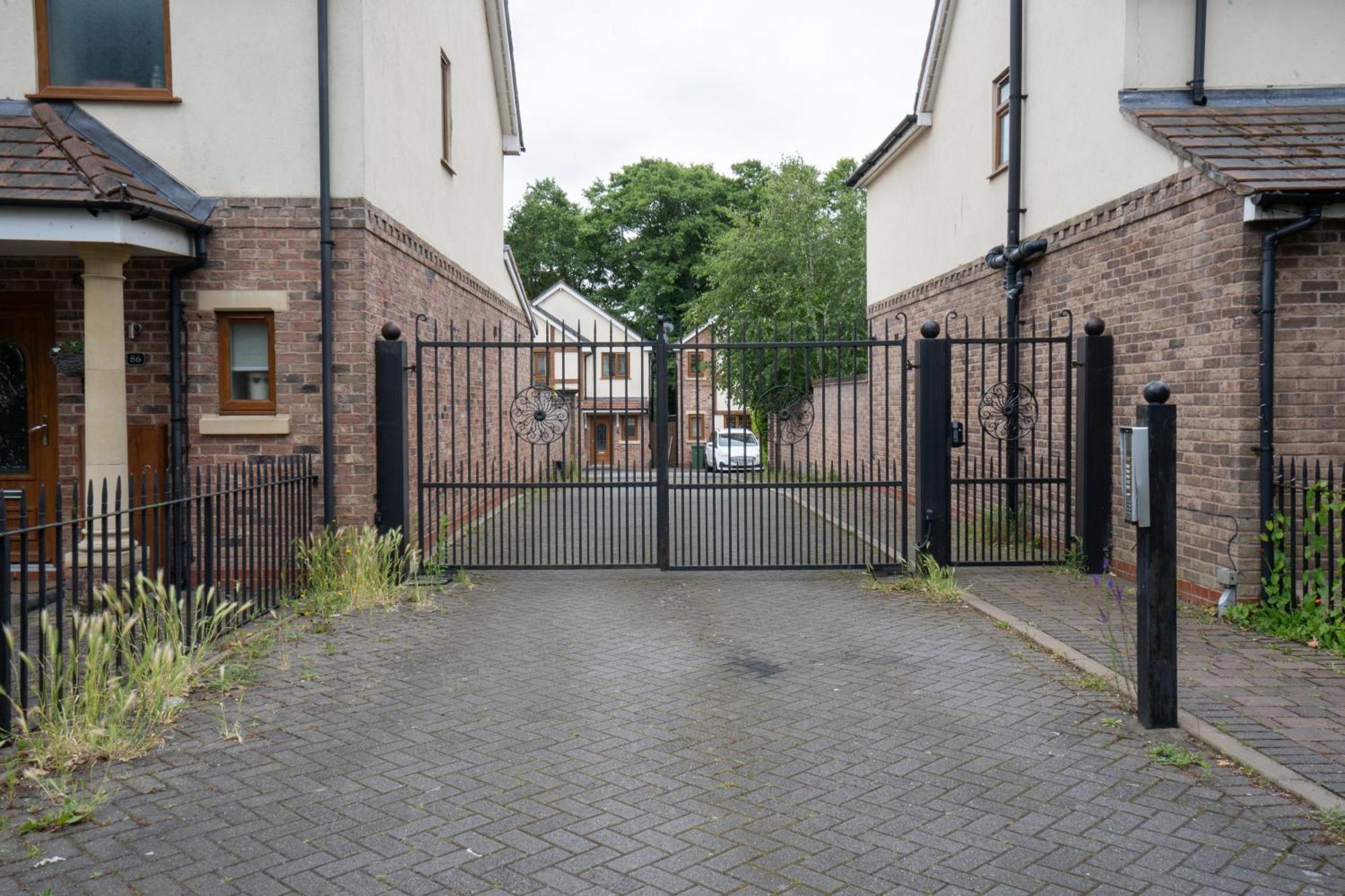 Villa Emirates House, Luxe 5 Bed, With King Sized Beds, Next To Aiport & Nec, Jlr 5 Mins à Marston Green Extérieur photo